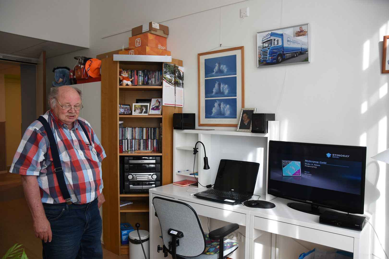 http://i2.photobucket.com/albums/y42/dommeltje/dommeltje014/Huis%20op%20de%20Waard%20opening%20%2087.jpg
