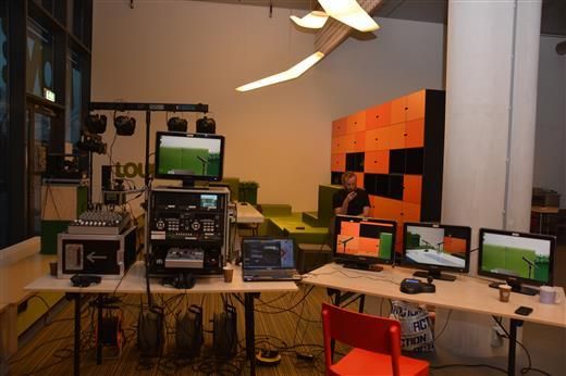 http://i2.photobucket.com/albums/y42/dommeltje/januari%202015/Unitystudio2.jpg