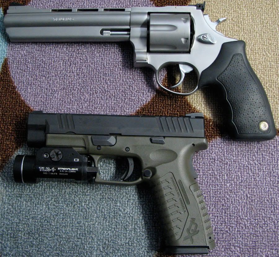 taurus 44 magnum revolver. a 6quot; Taurus M44 .44 mag