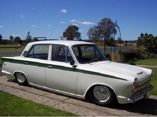 http://i2.photobucket.com/albums/y43/ROTORBUG/Cortinalowrd.jpg