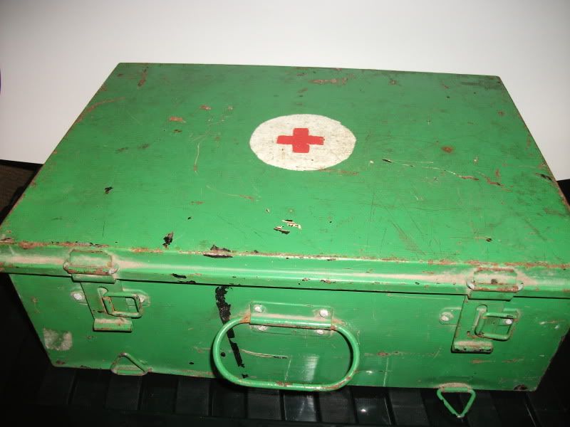 For Sale Picnic Basket, vintage portable record player Volkszone Forum