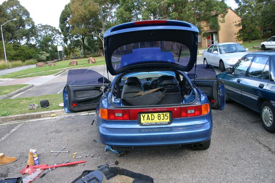 http://i2.photobucket.com/albums/y43/wantaturbo/car4.jpg