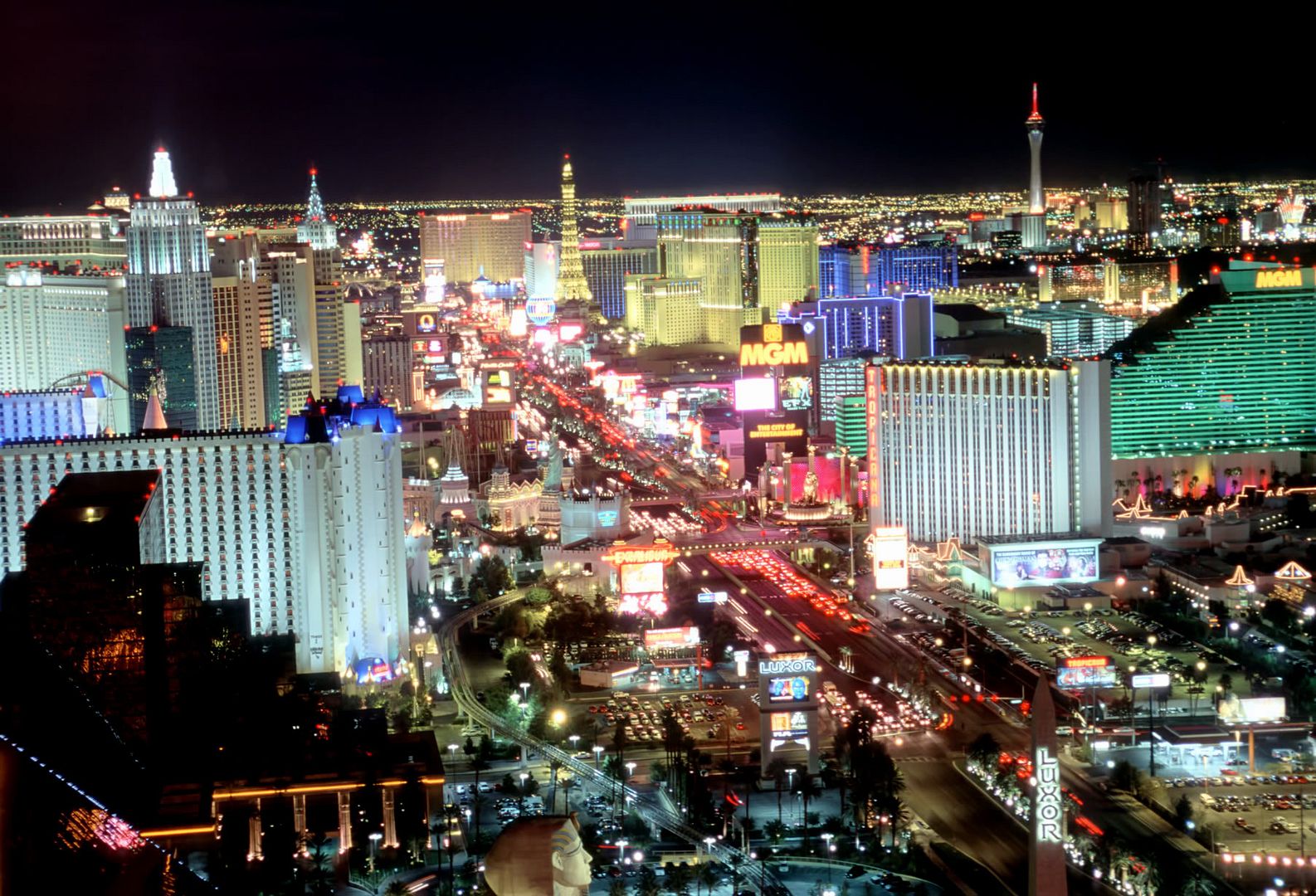 http://i2.photobucket.com/albums/y44/renarf/Las_Vegas_Strip_II.jpg