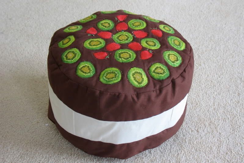 cake cushion