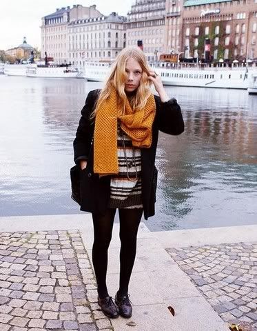 How To Wear A Scarf With A Coat. cool way to wear a scarf.