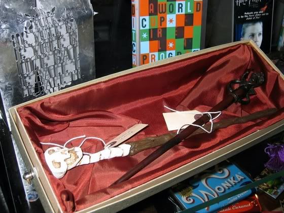 kreepywands.jpg