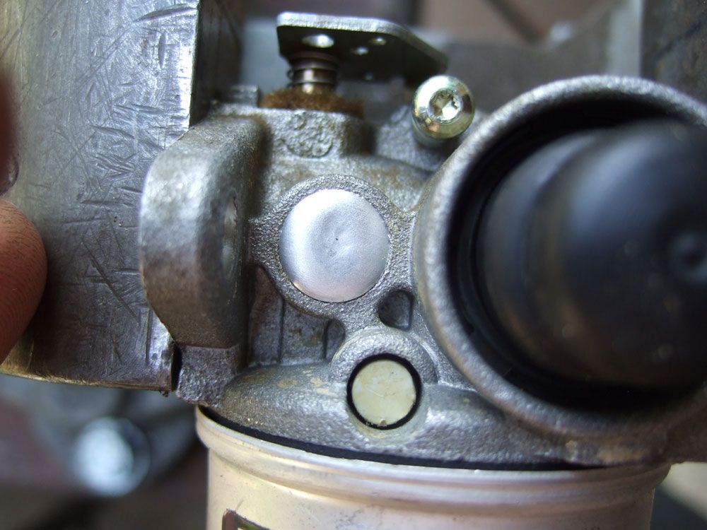 Overhauling the basic small engine Tecumseh carburetor