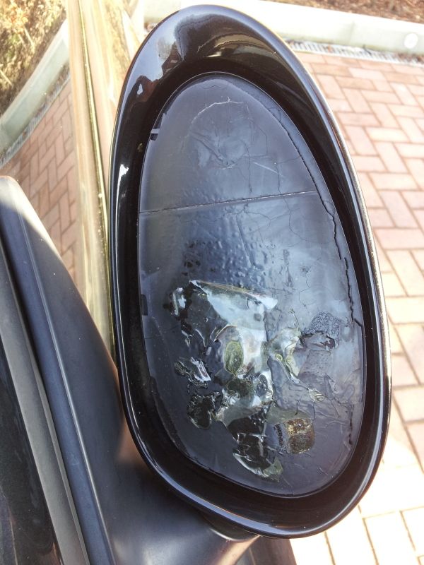 Bmw z4 wing mirror glass fell out #1