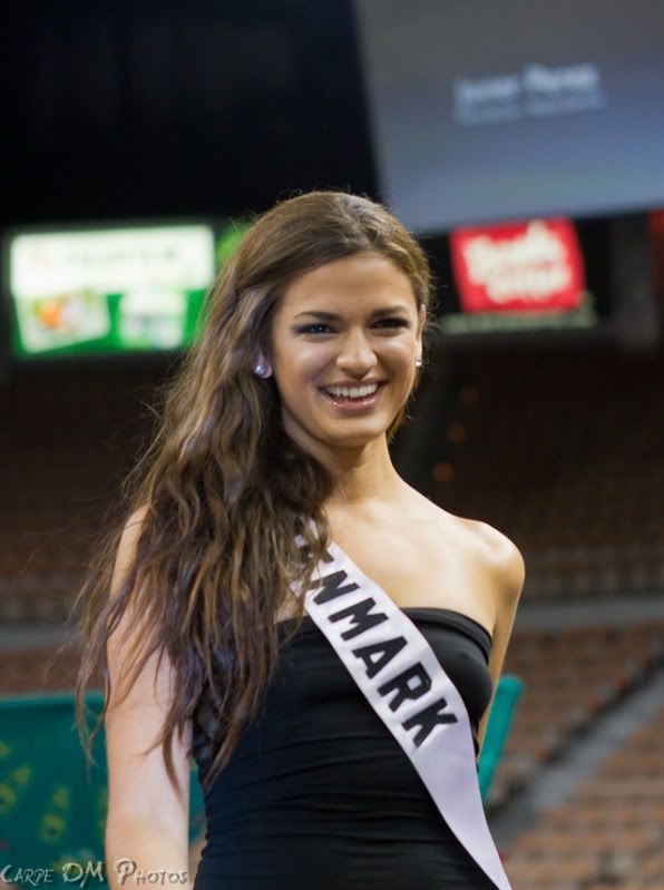 IMAGE: http://i2.photobucket.com/albums/y47/panda_stunter/IMG_4153.jpg