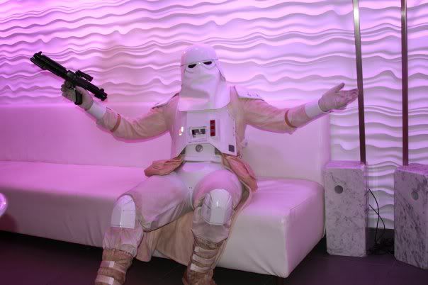 snowyintheclub.jpg