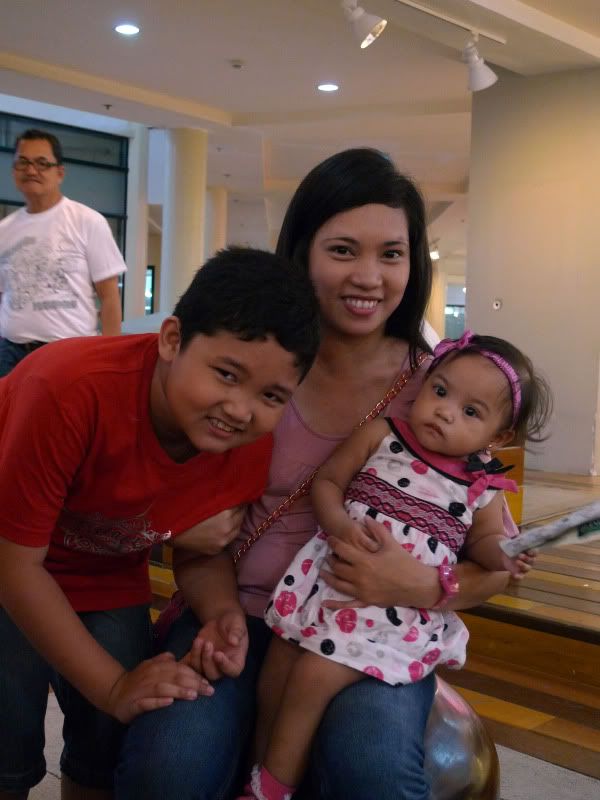 My sister G-2 and her two kids.