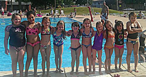 EllaSavana Party out of pool
