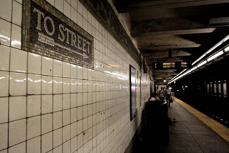 IMAGE: http://i2.photobucket.com/albums/y9/Ax2xcore/814801399_c6e372b4e6_b.jpg