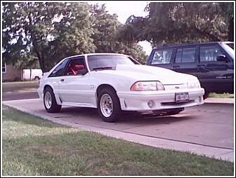 http://i2.photobucket.com/albums/y9/JACK1992VR4/Stang/frontquarter.jpg