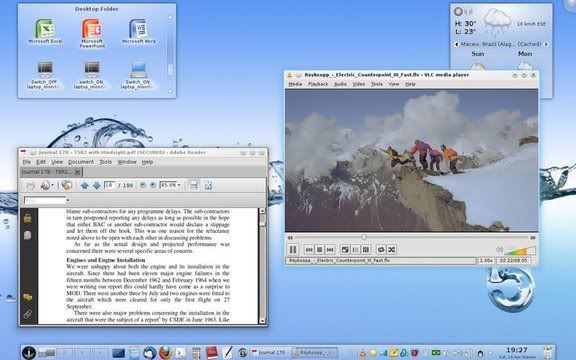KDE 4.6.2 Desktop with open windows KDE 4.6.2 Desktop with open windows