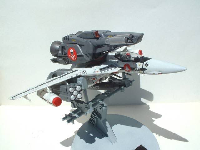 HikaruVF-1SStrike1.jpg