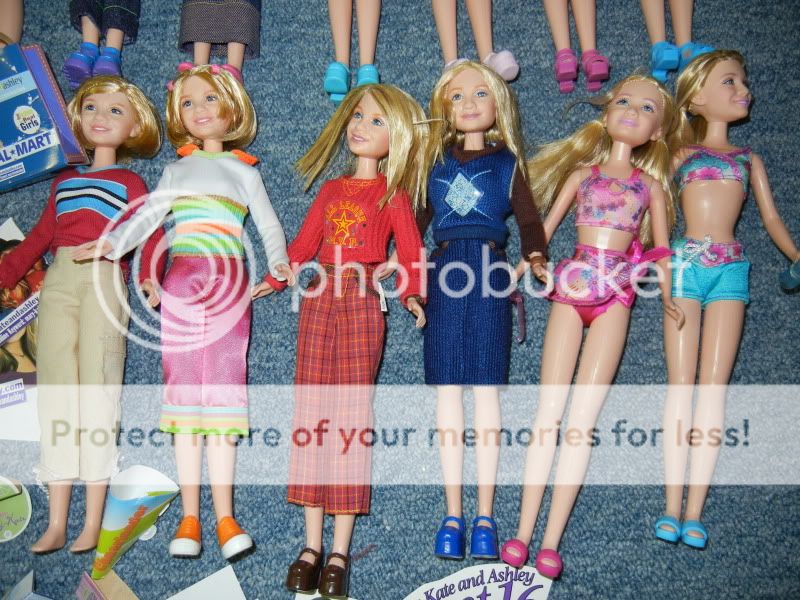 MARY KATE AND ASHLEY OLSEN DOLLS LOT – 14 DOLLS PLUS ACCESSORIES 